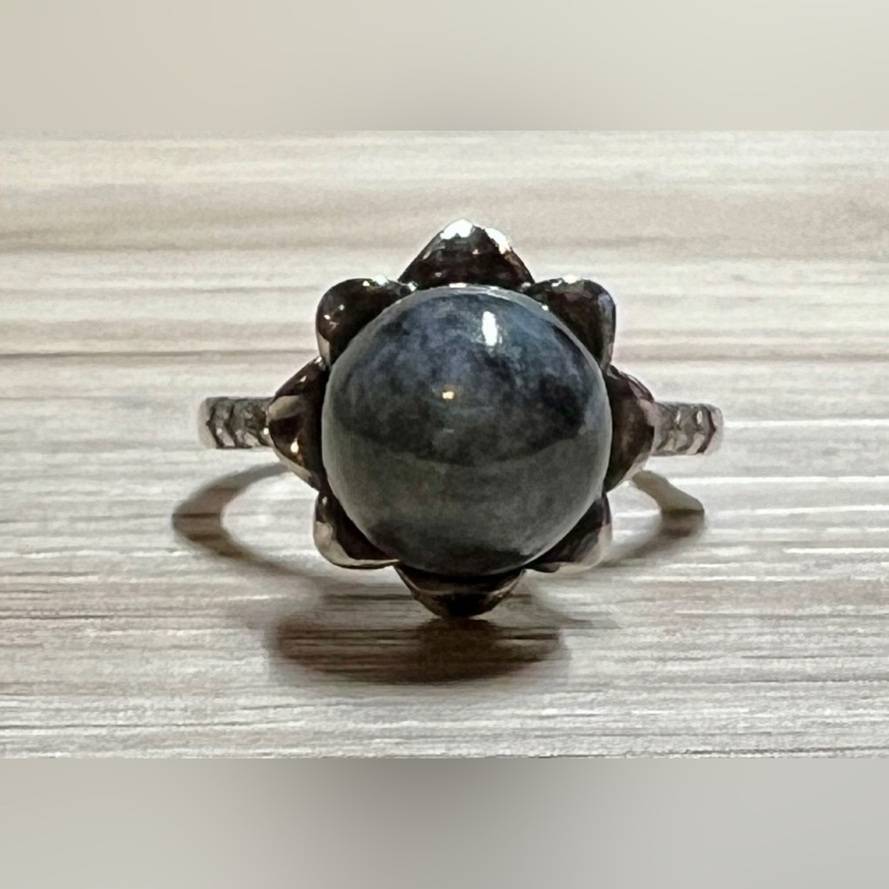 Designer JOY Sterling Silver Gray Quartz Flower Cocktail Ring, Size 7, 5.5g - Picture 2 of 11